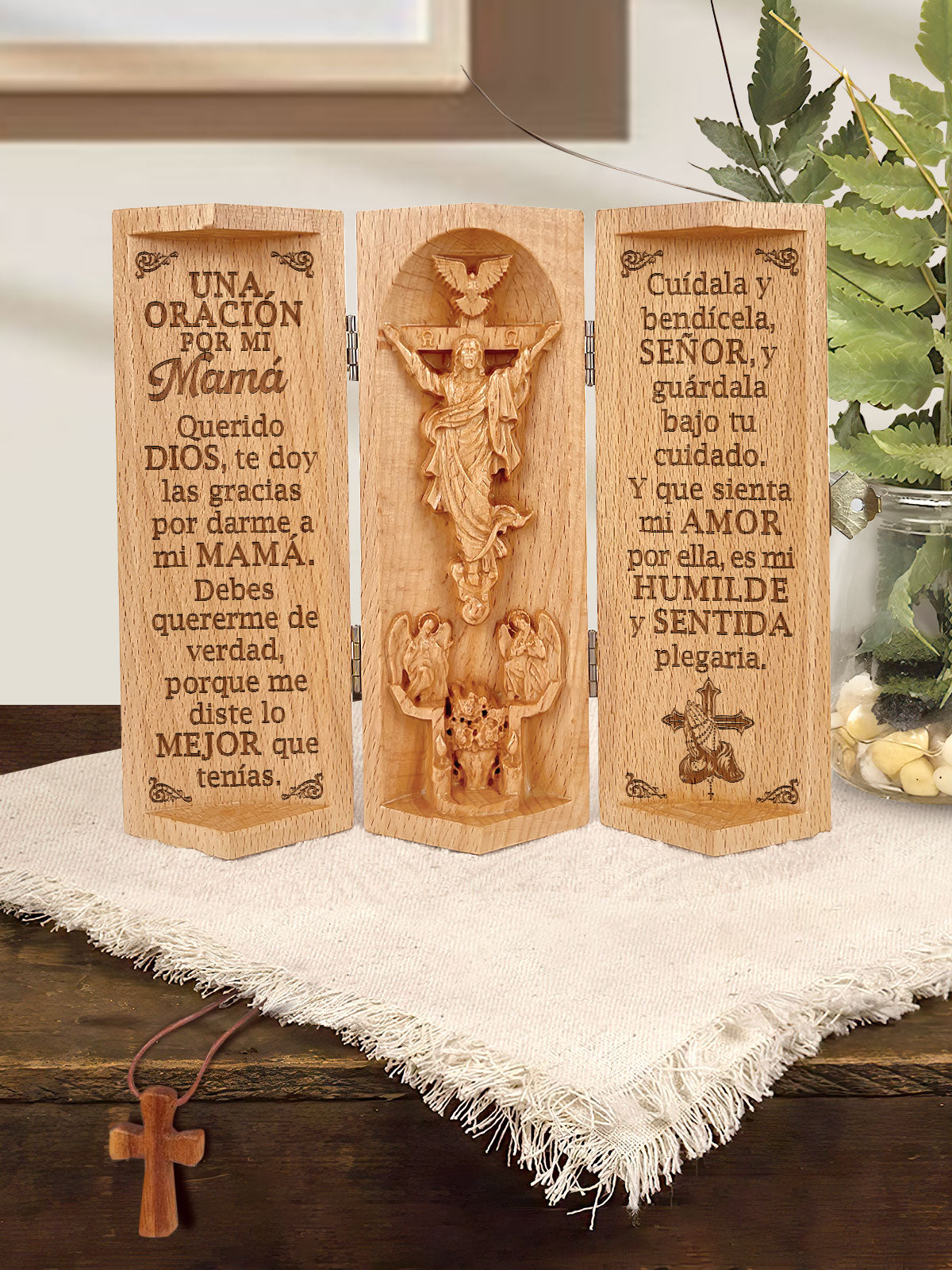 Una Oración Por Mi Familia - Openable Wooden Cylinder Sculpture of Jesus Christ