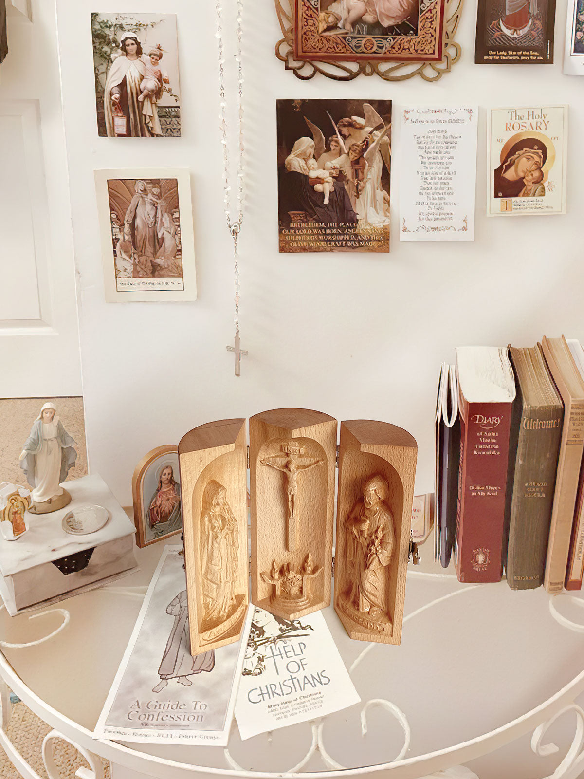 The Holy Family - Openable Wooden Cylinder Sculpture