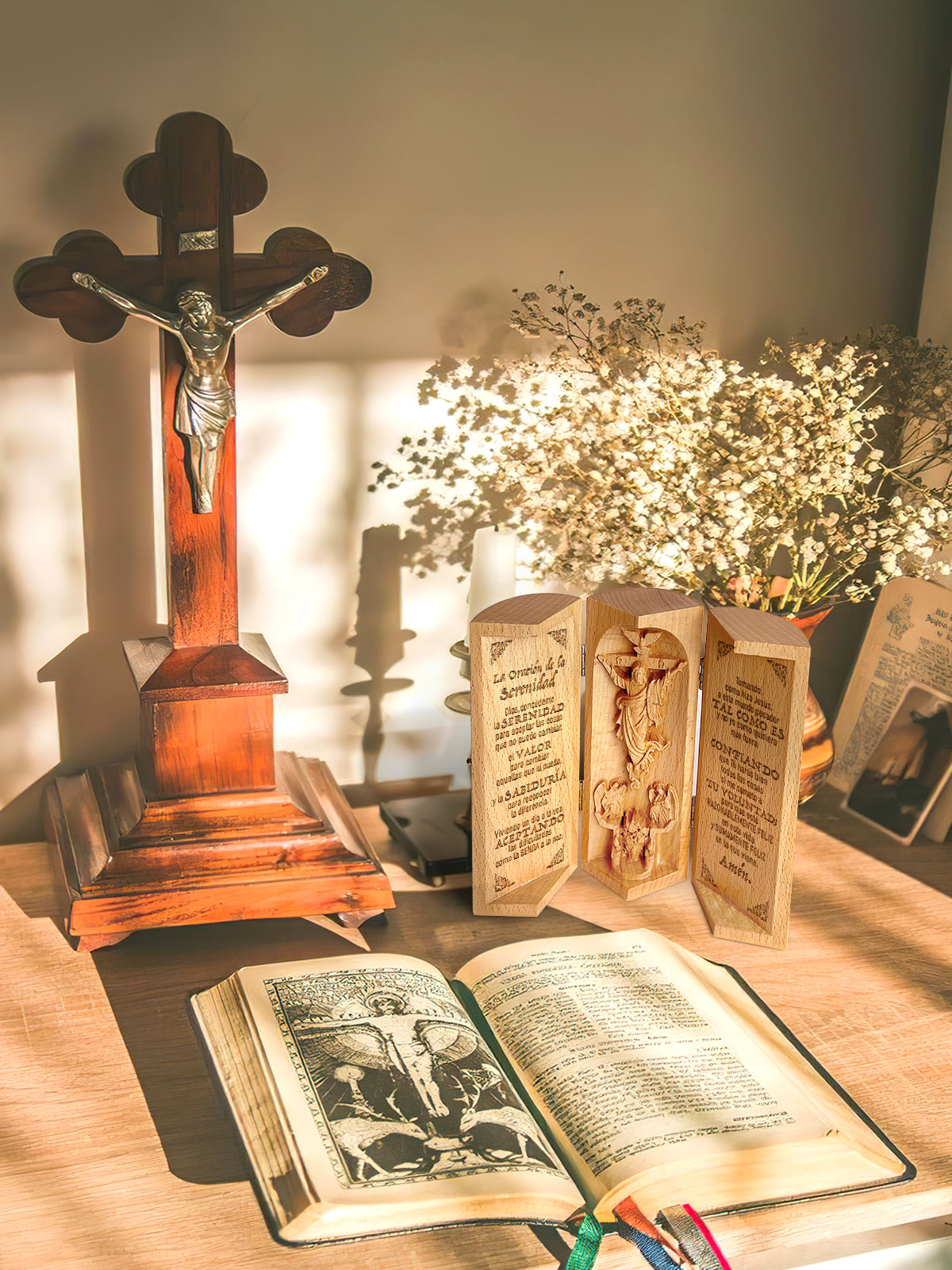 La Oración de la Serenidad - Openable Wooden Cylinder Sculpture of Jesus Christ